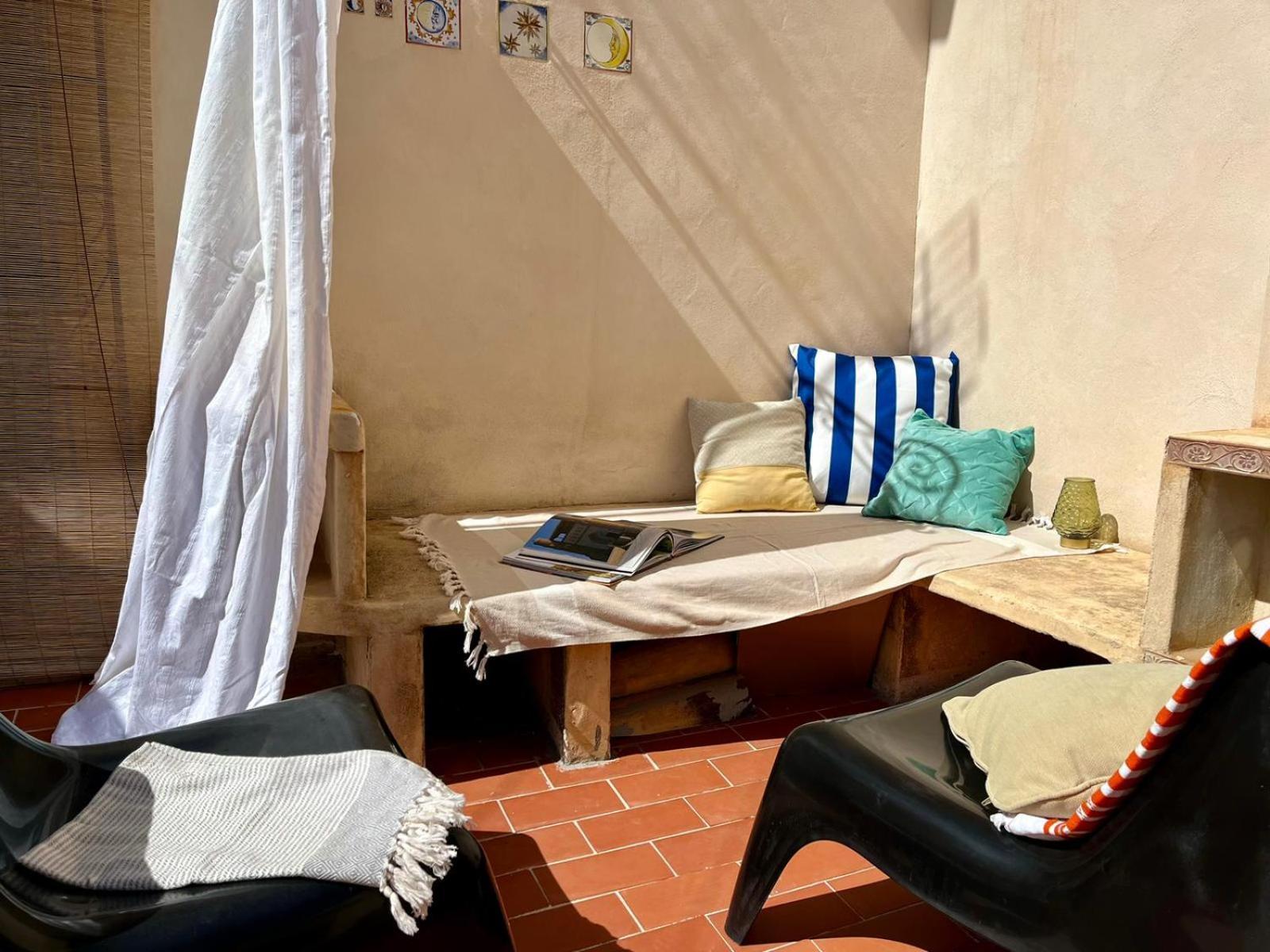 Casa Con Vistas Al Mar Y Patio De Buganvillas Aigues Luaran gambar
